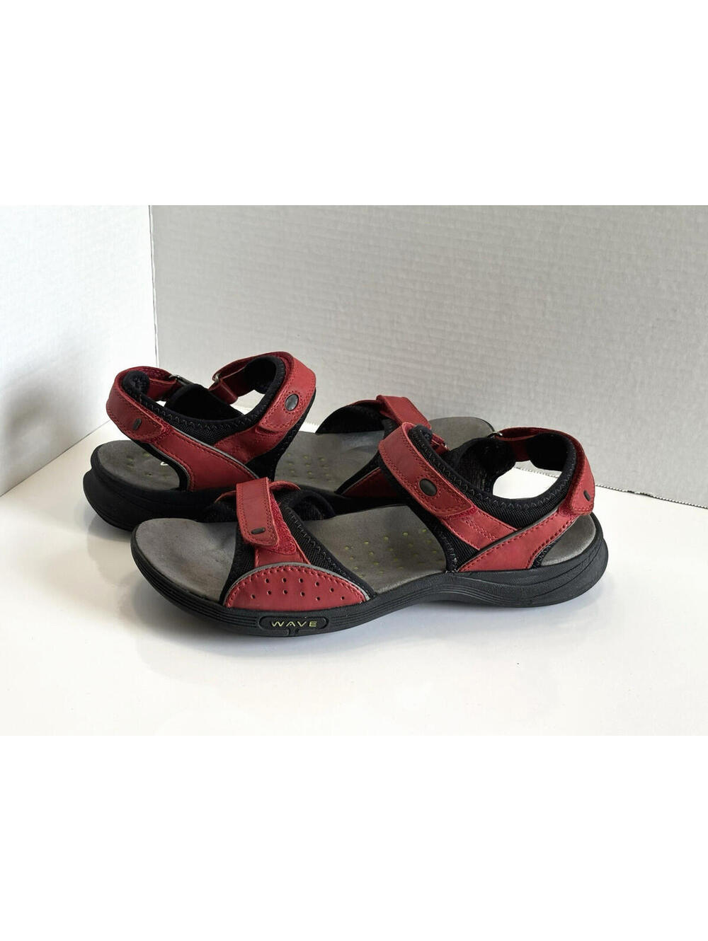 Clarks Women's Wave Outdoor Sandals Womens Sz 10M Red Leather Hook & Loop Straps